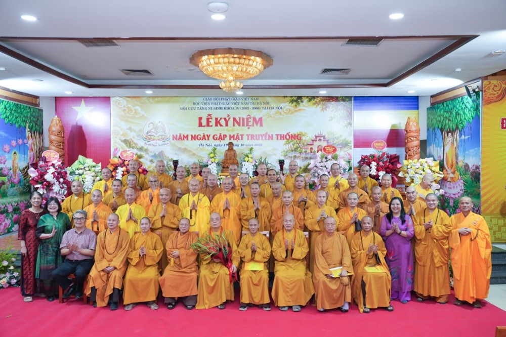 Lễ kỷ niệm 20 năm ngày gặp mặt truyền thống của Tăng Ni sinh khóa IV HVPGVN tại Hà Nội
