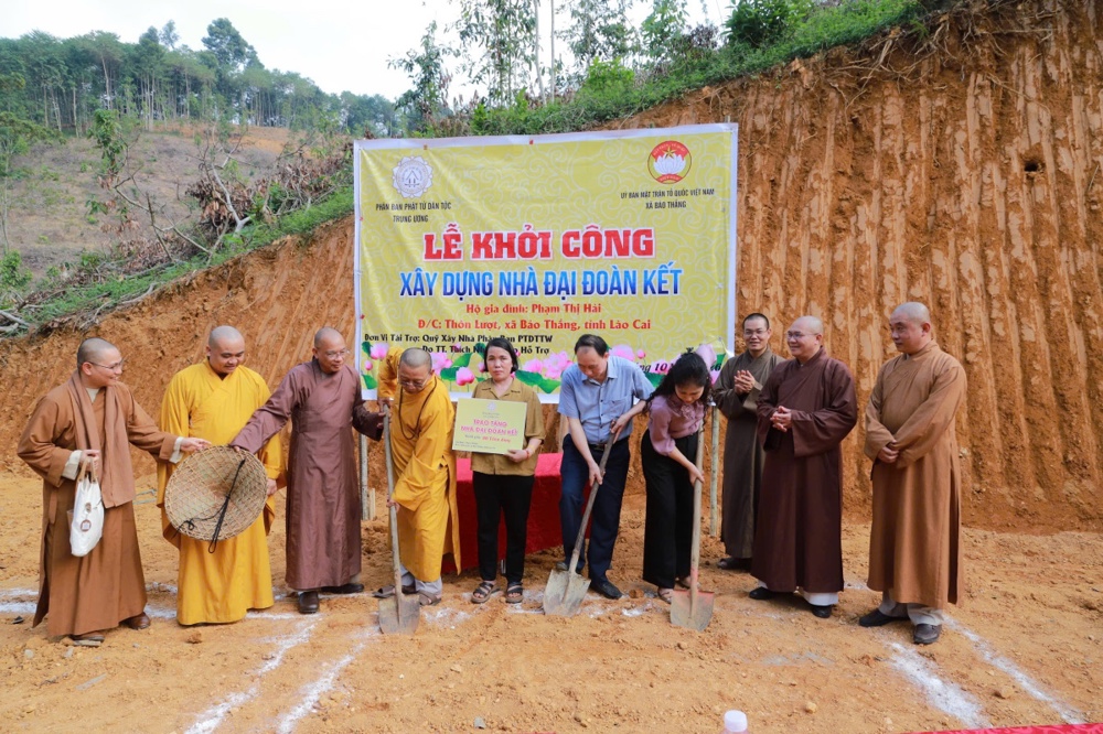 Lào Cai: Phân ban PTDT TƯ tổ chức lễ khởi công xây dựng Nhà Đại đoàn kết