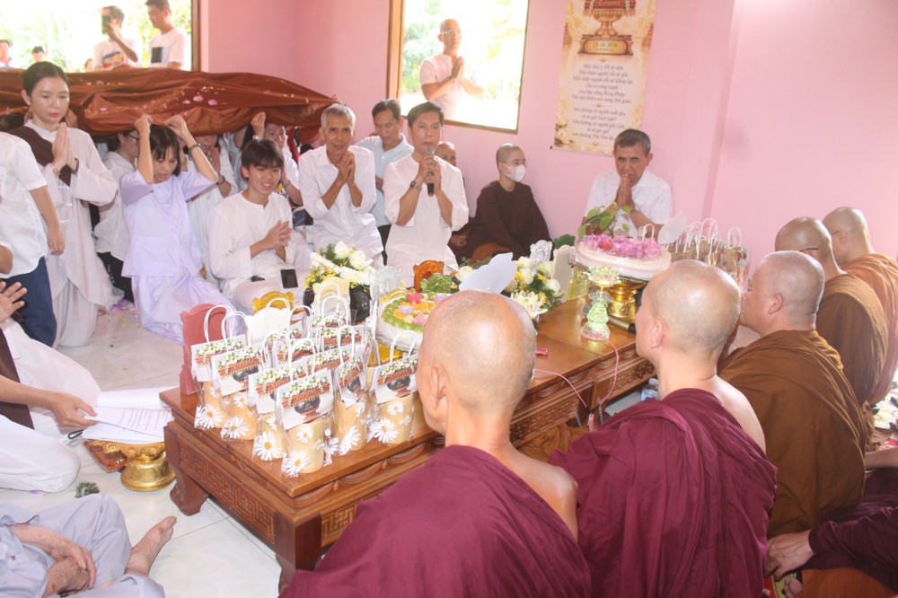 Lâm Đồng: Trang nghiêm lễ Dâng y Kathina theo truyền thống Phật giáo Nguyên thủy tại Thiền Viện Tâm Không