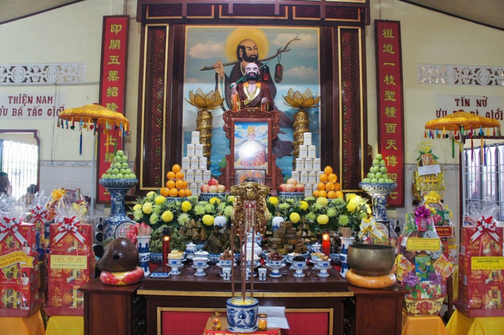 Vĩnh Long: Chùa Huệ Khánh trang nghiêm tưởng niệm 21 năm ngày cố Đại lão Hòa thượng thượng Hoằng hạ Ân viên tịch