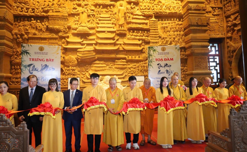 Ninh Bình: Ban Văn hóa Trung ương khai mạc triển lãm, thiền trà và thư pháp tiếng Việt