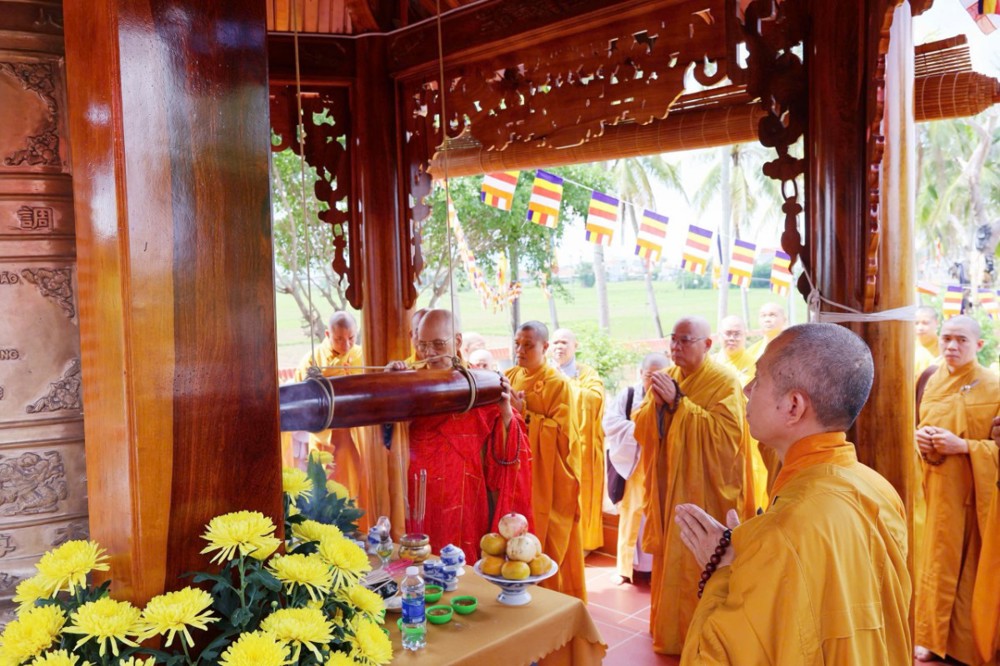 Đắk Lắk: Lễ khánh tạ Lầu chuông và tưởng niệm huý nhật Tôn sư tại chùa Long Khánh