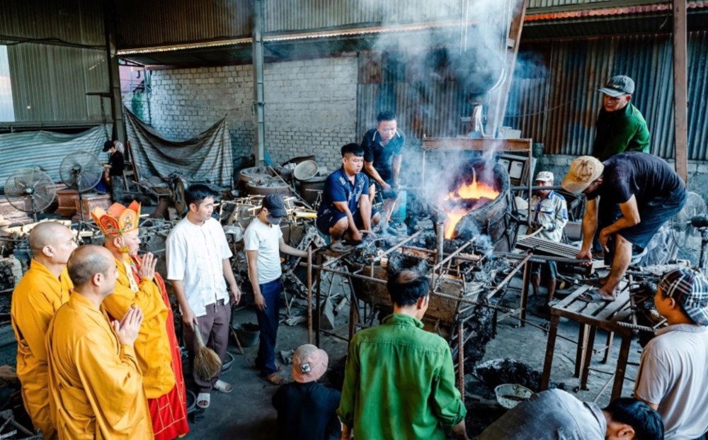 Thanh Hóa: Lễ rót đồng đúc tôn tượng nhị vị Trưởng lão Hòa thượng tại làng nghề Thiệu Chúng