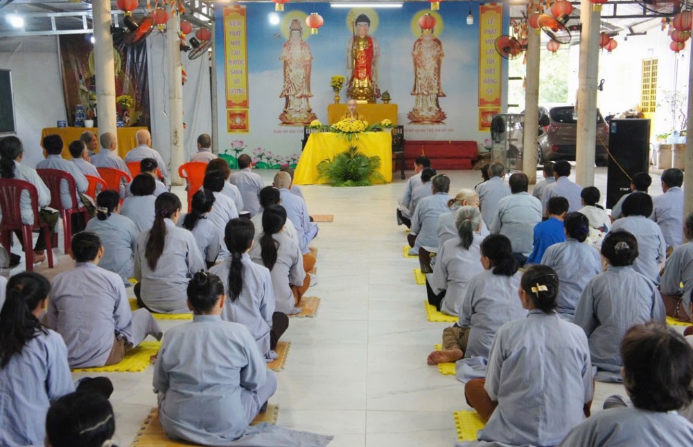 Vĩnh Long: Khóa tu Một ngày An lạc tại Chùa Vĩnh Khánh với pháp thoại “Tịnh độ an yên”