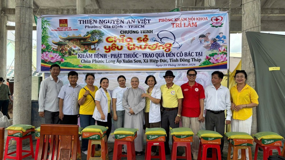 Đồng Tháp: Chùa Phước Long lan tỏa yêu thương qua chương trình khám bệnh và trao quà từ thiện
