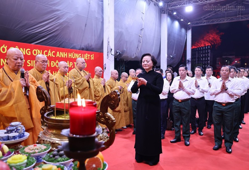 Phật giáo TP.HCM cầu siêu cho anh linh 731 liệt sĩ trước giờ truy điệu, an táng