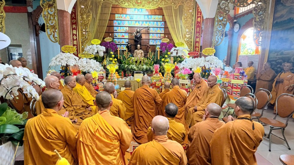TP.HCM: Tổ đình Vạn Thọ trang nghiêm tưởng niệm húy kỵ lần thứ 42 Tổ khai sơn – Hòa thượng Thích Thiện Tường
