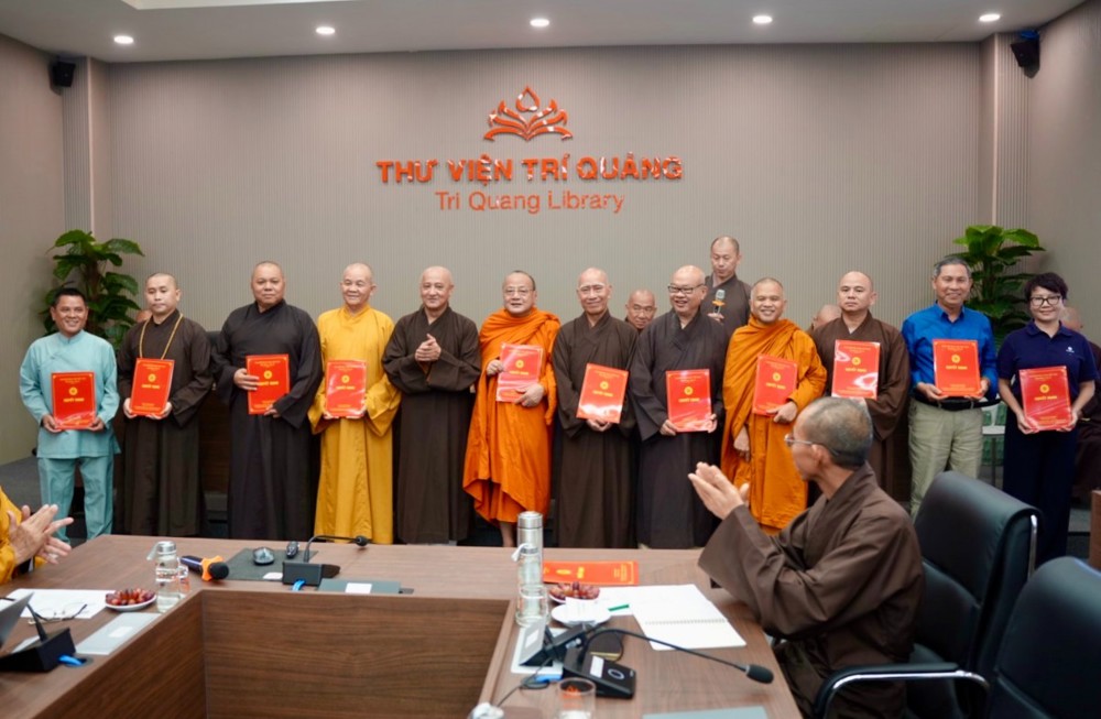 TP.HCM: Họp rà soát và trao Quyết định thành lập các tiểu ban phục vụ Đại hội Đại biểu Phật giáo toàn quốc lần thứ X