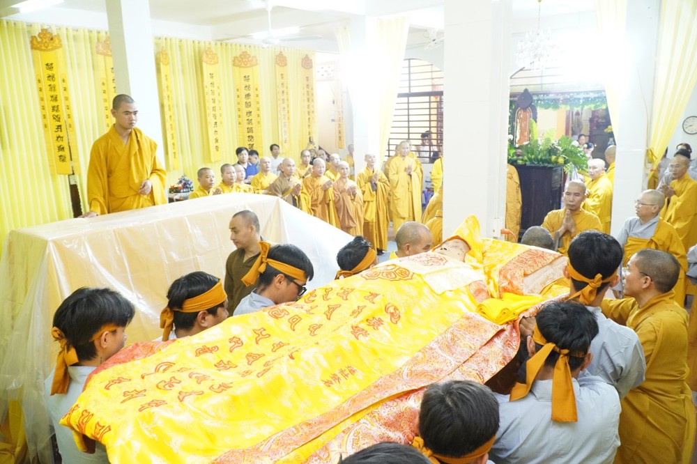 Đồng Tháp: Trang nghiêm Lễ nhập kim quan Hòa thượng Thích Thiện Kỉnh tại tổ đình Hội Khánh