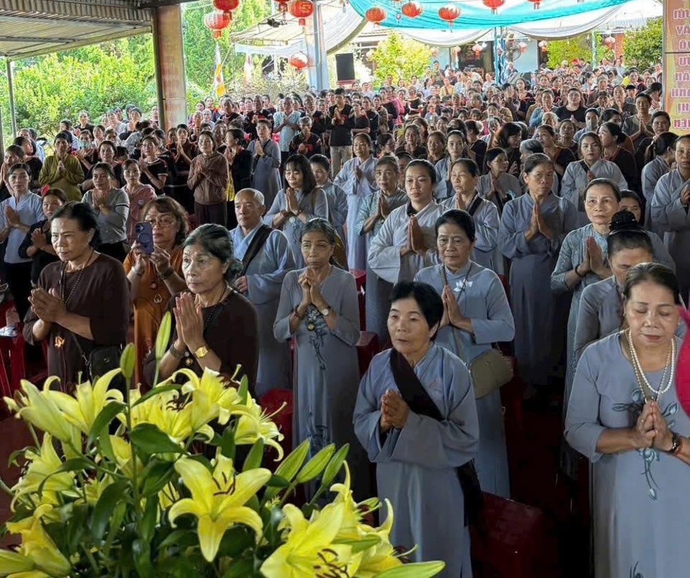 Đắk Lắk: Lễ rót đồng đúc tôn tượng Bồ-tát Quán Thế Âm và Địa Tạng tại chùa Pháp hoa