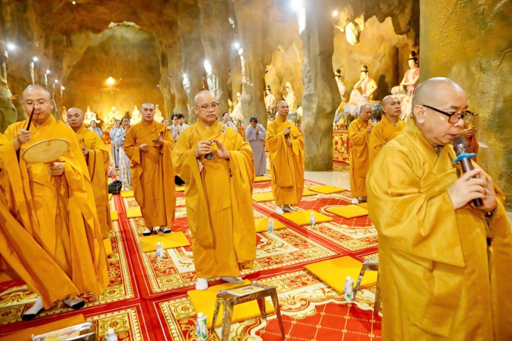Đồng Nai: Chùa Phật Quốc Vạn Thành trang nghiêm tổ chức lễ vía Đức Bồ Tát Quán Thế Âm xuất gia